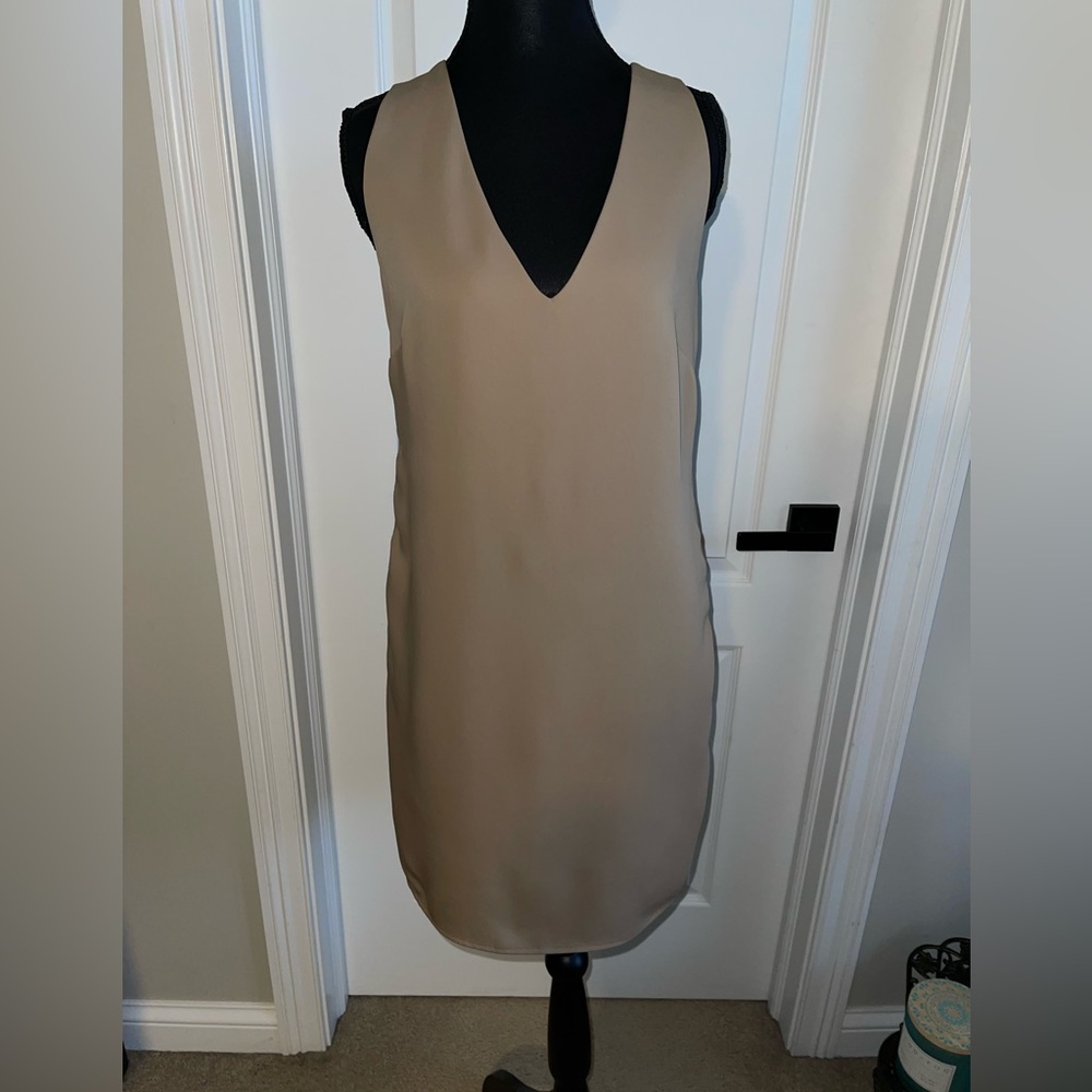 Polo Ralph Lauren Tan Sleeveless Sheath Dress Size 6 V Neck Minimalist Workwear